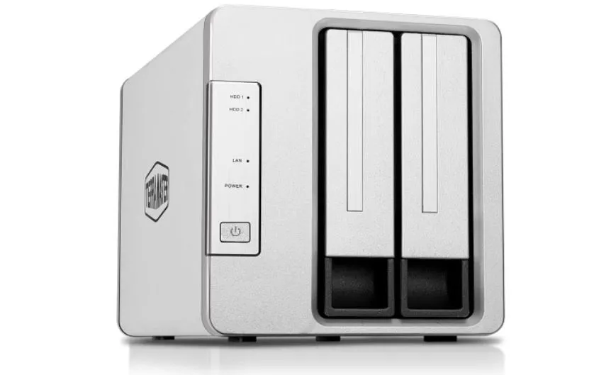 Dispositivos de almacenamiento NAS y discos